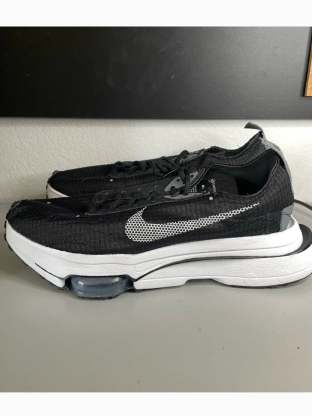 Nike - Picture 3 of 7